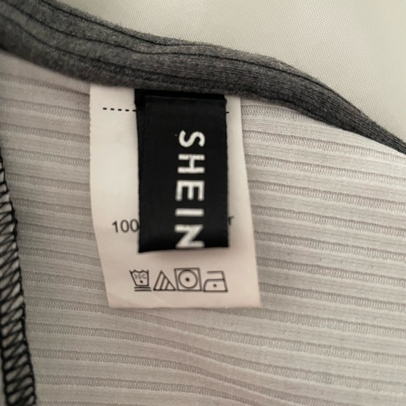 SHEIN Two Toned Cropped Tank Top - Picture 2 of 2